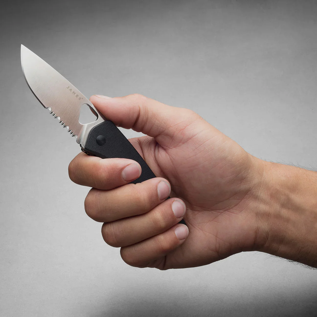 The James Brand The Folsom G10 Serrated, Black/Stainless - Image 3